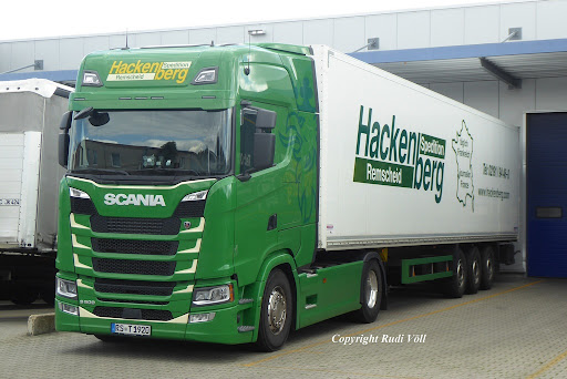 1920_Koffer_an Rampe