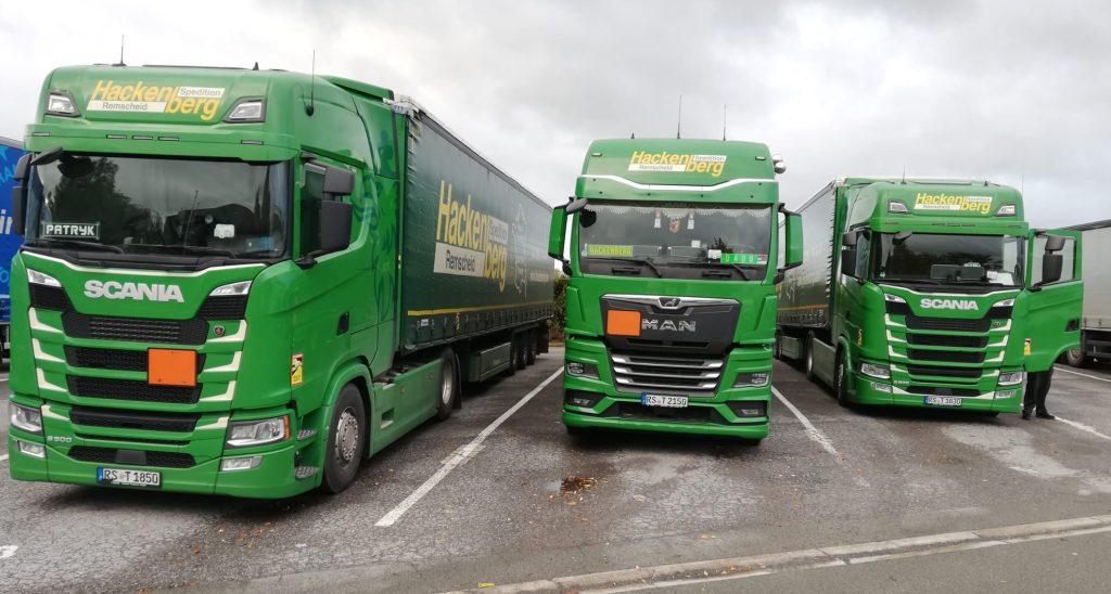 3 unterwegs auf Rastplatz